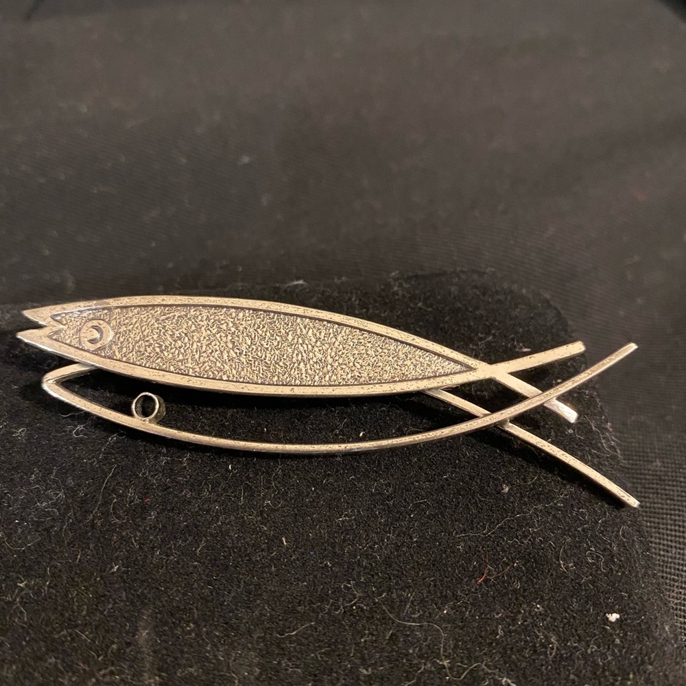 Sterling fish pin